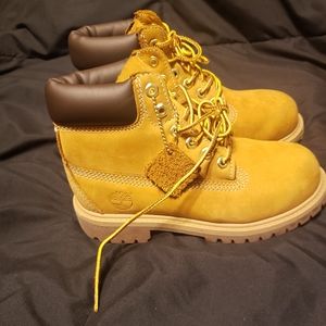 Boys Timberlands